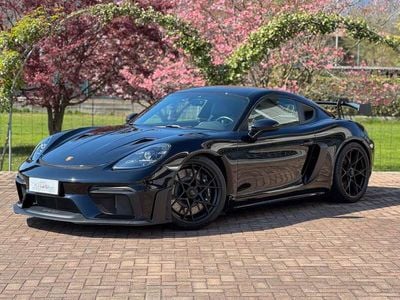 Porsche 718 Cayman GT4