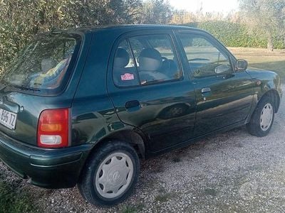 Usata Nissan Micra 57 CV (41 kW) 1999 Verde Berlina