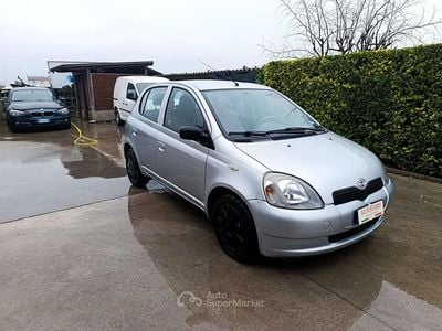 Argento Usata 2005 Toyota Yaris Sol Berlina | 2300 € (Buon prezzo)