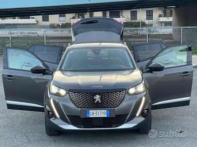 Occasion Peugeot 2008 Allure 110 ch (80 kW) 2022 Gris SUV
