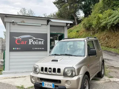 Usata Suzuki Jimny 65 CV (47 kW) 2005 Oro SUV