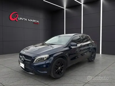 Usata Mercedes GLA200 136 CV (100 kW) 2016 Blu SUV