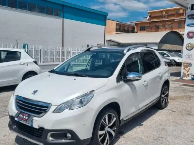 Usata Peugeot 2008 Allure 115 CV (84 kW) 2014 Bianco SUV