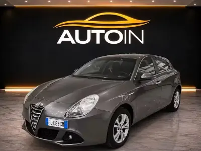 Usata Alfa Romeo Giulietta Exclusive 140 CV (102 kW) 2011 Grigio Utilitaria