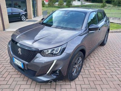Usata Peugeot 2008 Active 102 CV (75 kW) 2022 Grigio SUV