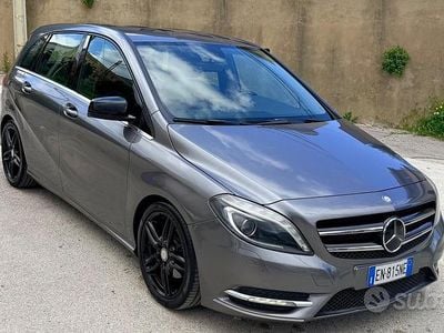 Usata Mercedes B180 Premium 108 CV (79 kW) 2012 Grigio Monovolume