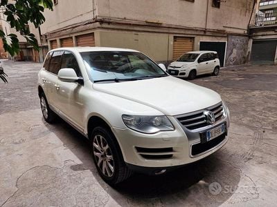 Usata VW Touareg 240 CV (176 kW) 2008 Bianco SUV