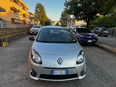 Usata Renault Twingo LE 58 CV (42 kW) 2008 Argento Utilitaria