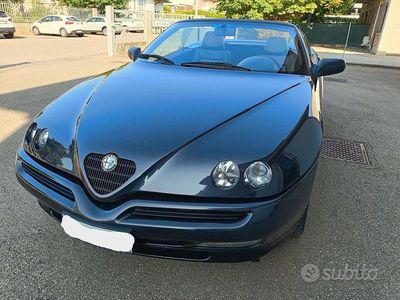 Usata Alfa Romeo Spider 128 CV (94 kW) 1996 Nero Cabrio