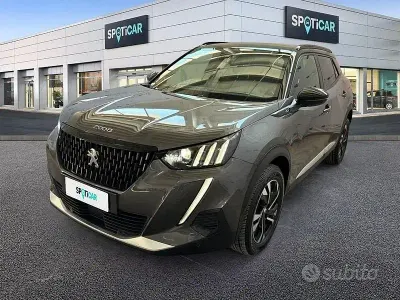 Usata Peugeot 2008 GT 131 CV (96 kW) 2023 Grigio SUV