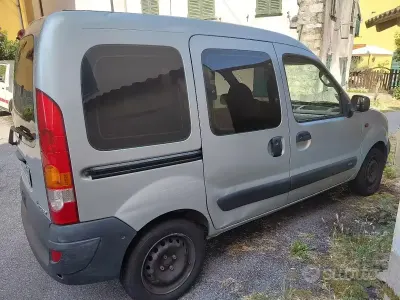 Usata Renault Kangoo 75 CV (55 kW) 2005 Grigio Monovolume