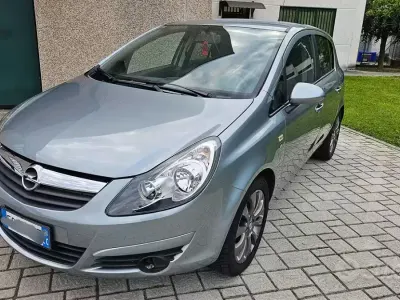 Usata Opel Corsa 65 CV (47 kW) 2010 Utilitaria