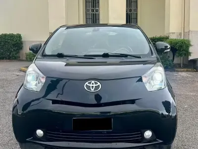 Usata Toyota iQ 68 CV (50 kW) 2010 Nero Utilitaria