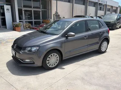 Usata VW Polo Comfortline 75 CV (55 kW) 2017 Grigio Berlina