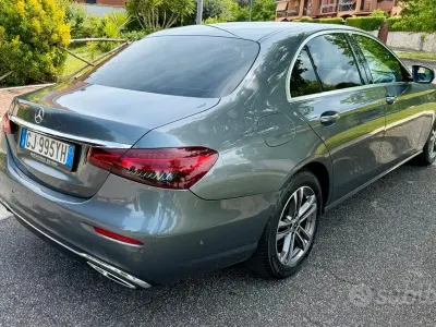 Gebraucht Mercedes E200 160 PS (117 kW) 2022 Grau Limousine