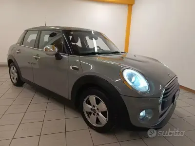 Usata Mini ONE 102 CV (75 kW) 2015 Grigio Utilitaria