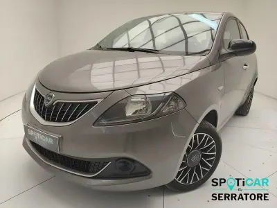 Usata Lancia Ypsilon S 70 CV (51 kW) 2024 Grigio Utilitaria