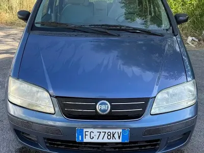 Usata Fiat Idea Emotion 90 CV (66 kW) 2006 Bluazzurro Monovolume