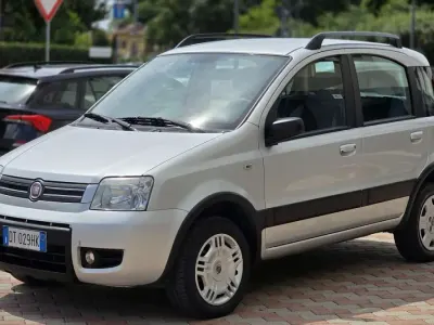 Usata Fiat Panda Climbing 60 CV (44 kW) 2009 Utilitaria