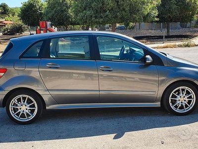 Usata Mercedes B200 2009 Grigio Monovolume