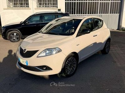 Usata Lancia Ypsilon Gold 69 CV (50 kW) 2016 Beige Utilitaria