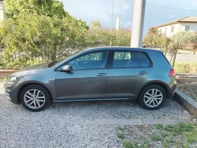 Usata VW Golf VII Trendline 110 CV (80 kW) 2017 Grigio Berlina