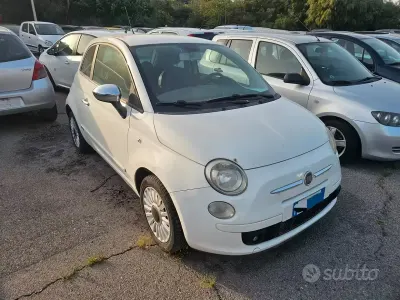 Begagnad Fiat 500 Lounge 75 HK (55 kW) 2008 Vit Halvkombi
