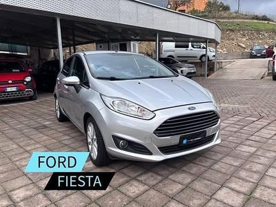 Usata Ford Fiesta 74 CV (54 kW) 2017 Grigio Utilitaria