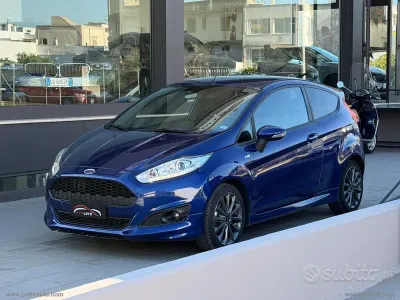Usata Ford Fiesta ST-Line 101 CV (74 kW) 2017 Bluazzurro Utilitaria