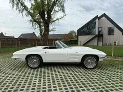 Usata Chevrolet Corvette Stingray 365 CV (268 kW) 1964 Bianco Cabrio
