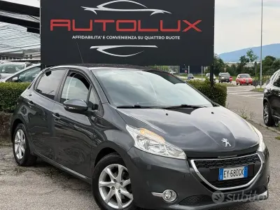 Usata Peugeot 208 68 CV (50 kW) 2015 Verde Utilitaria