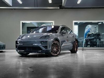 Usata Porsche Macan Turbo 469 kW (639 CV) 2025 Grigio ardesia neo SUV