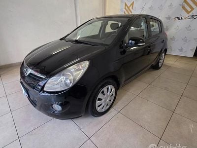 Usata Hyundai i20 Comfort 69 CV (50 kW) 2009 Nero Utilitaria