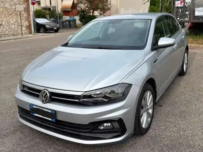 Usata VW Polo R-line 95 CV (69 kW) 2018 Argento Utilitaria