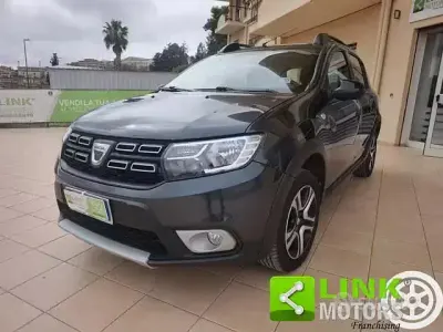 Usata Dacia Sandero 90 CV (66 kW) 2018 Grigio Berlina