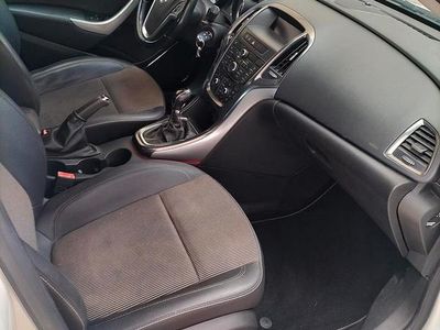 Usata Opel Astra 60 CV (44 kW) 2013 Bianco Station wagon