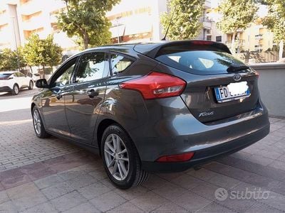 Usata Ford Focus 120 CV (88 kW) 2016 Grigio Berlina