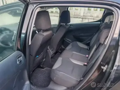 Usata Peugeot 308 92 CV (67 kW) 2012 Nero Berlina