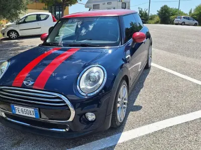 Usata Mini Cooper D Seven 116 CV (85 kW) 2016 Blu/azzurro Utilitaria