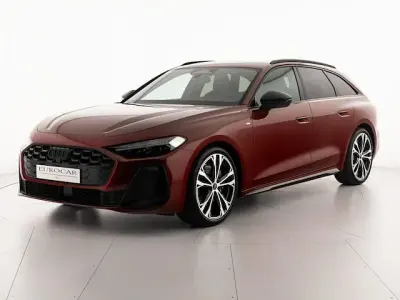 Nuova Audi A5 S-Line 204 CV (150 kW) 2025 Rosso grenadine metallizzato Coupé