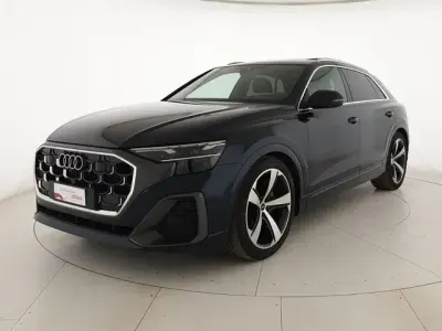 Usata Audi Q8 S-Line 286 CV (210 kW) 2024 Blu waitomo metallizzato SUV