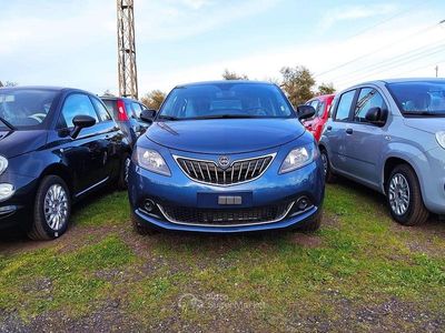 Usata Lancia Ypsilon Silver 70 CV (51 kW) 2023 Blu Utilitaria