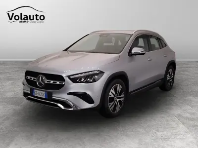 Usata Mercedes GLA180 Advanced 116 CV (85 kW) 2025 Argento SUV