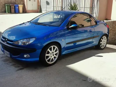Usata Peugeot 206 CC 136 CV (100 kW) 2003 Blu Cabrio