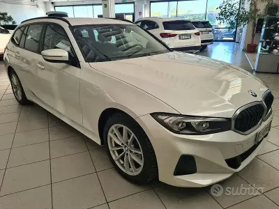 Begagnad BMW 320e Efficient Dynamics 190 HK (139 kW) 2024 Vit Kombi
