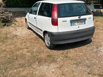 Usata Fiat Punto 63 CV (46 kW) 1999 Bianco Berlina
