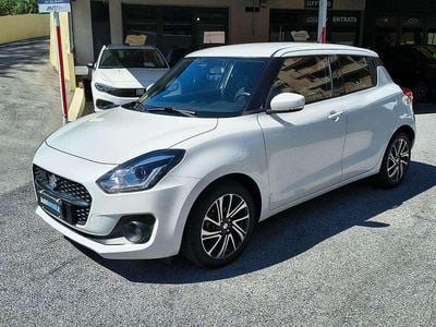 Begagnad Suzuki Swift 83 HK (61 kW) 2022 Vit Halvkombi
