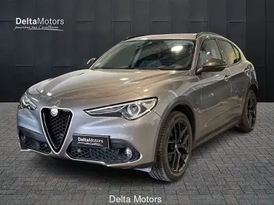 Usata Alfa Romeo Stelvio Tech Edition 190 CV (139 kW) 2019 Grigio scuro metallizzato SUV