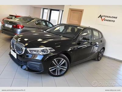 Usata BMW 118 Advantage 150 CV (110 kW) 2021 Blu/azzurro Utilitaria