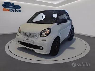 Usata Smart ForTwo Coupé Superpassion 90 CV (66 kW) 2019 Bianco/tetto nero Coupé